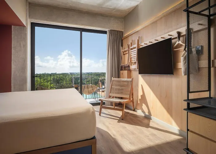 Hotel Moxy 4*