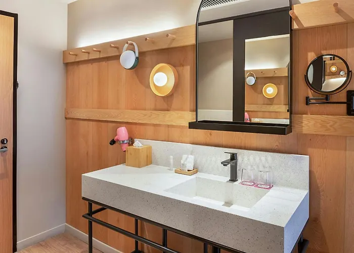 Hotel Moxy 4*