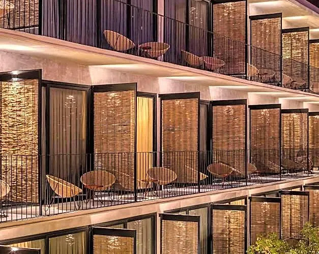 Hotel Moxy 4*
